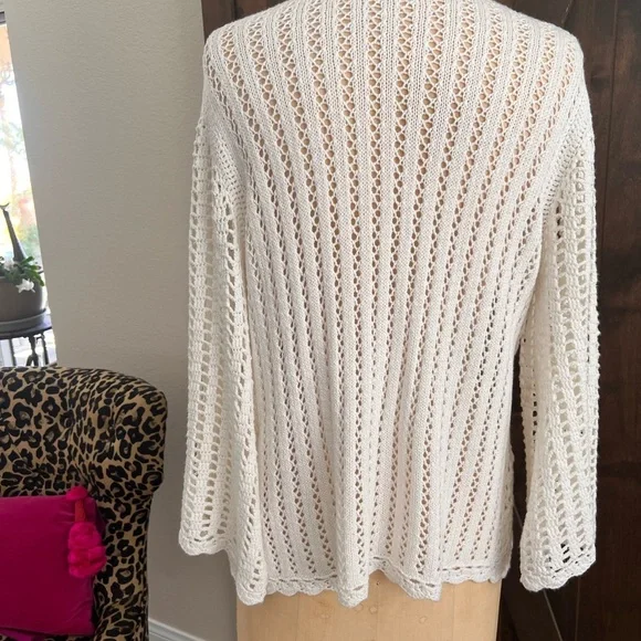 White crocheted cardigan with bell sleeves. Size S - Picture 6 of 10